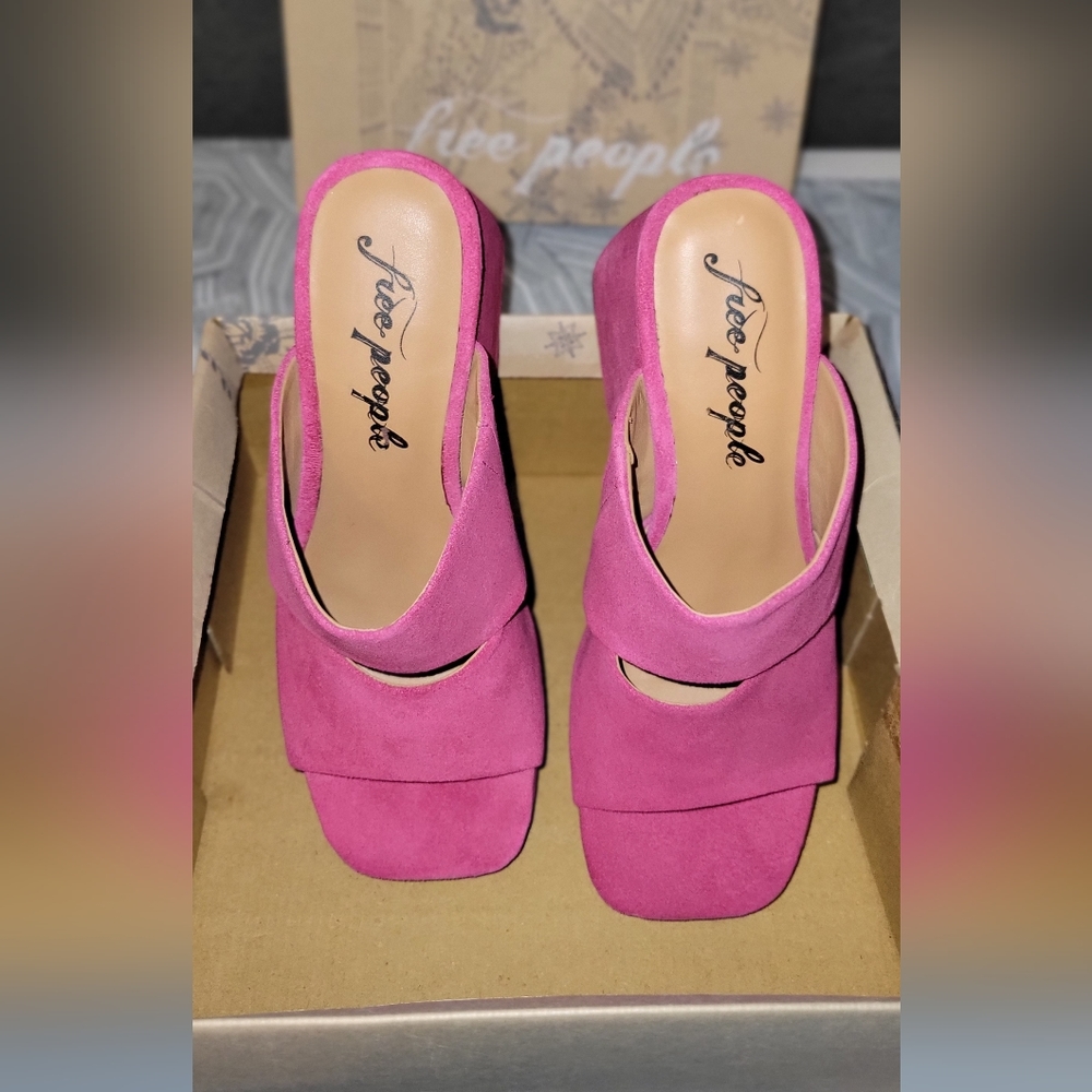 Brand New in Box (NIB) Free People Love is Everywhere Platform Heel - Picture 9 of 12